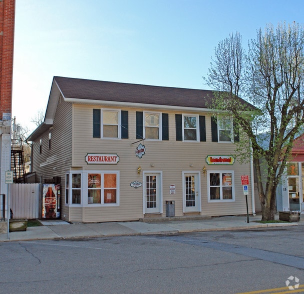 13 W Main St, Spring Valley, OH à vendre - Photo principale – Image 1 sur 92