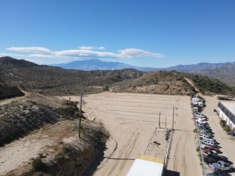 7886 Shafter Ave, Yucca Valley, CA à vendre - Photo principale – Image 1 sur 17