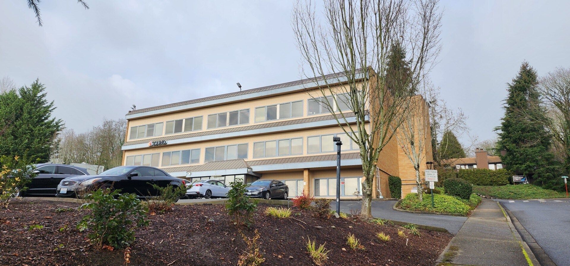 6100 Southcenter Blvd, Tukwila, WA à louer Photo principale– Image 1 sur 2