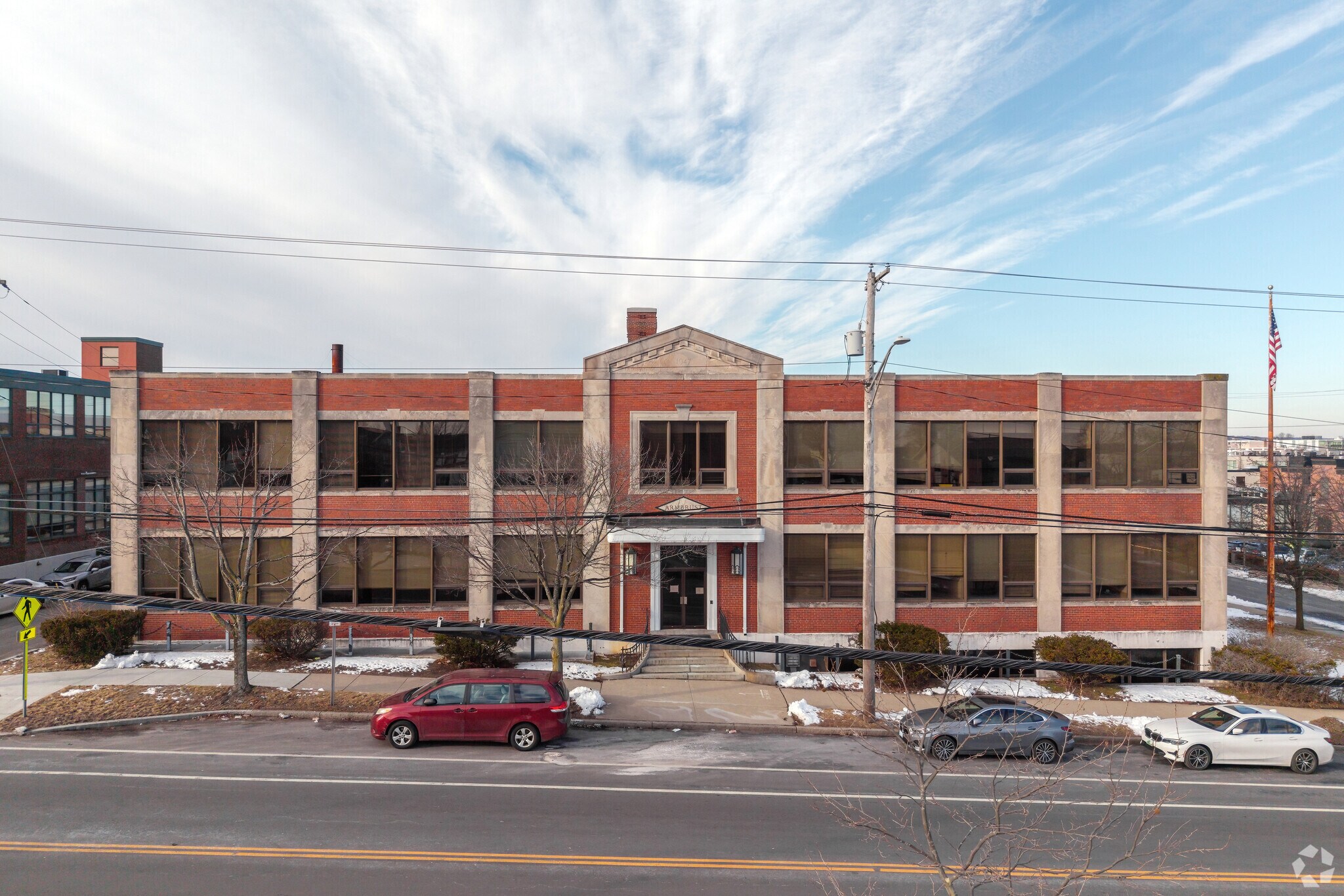 735 Allens Ave, Providence, RI à louer Photo de l’immeuble– Image 1 sur 22
