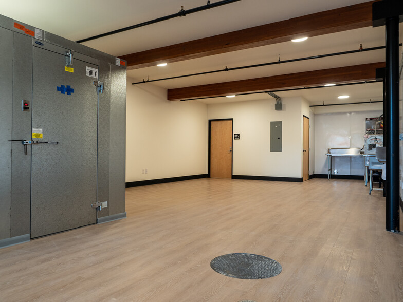 602 SE 11TH Ave, Portland, OR à louer - Photo de l’immeuble – Image 3 sur 32