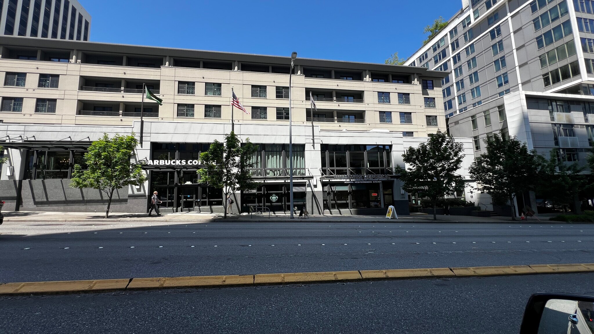 11010 NE 8th St, Bellevue, WA à louer Photo de l’immeuble– Image 1 sur 4