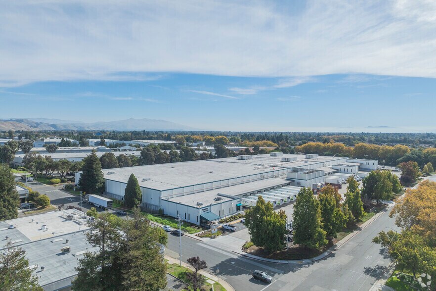 33400 Dowe Ave, Union City, CA à louer - Aérien – Image 1 sur 12