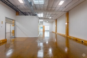 977-979 Commercial St, Palo Alto, CA à louer Numérisation 3D Matterport– Image 1 sur 15