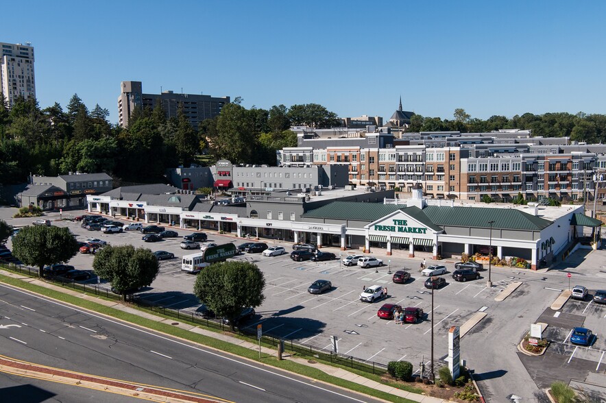 828 Dulaney Valley Rd, Towson, MD à louer - Photo de l’immeuble – Image 1 sur 21