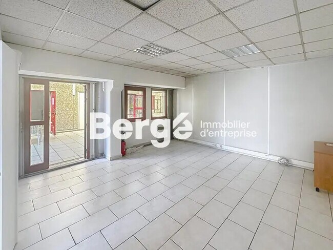 Plus de détails pour Bureau à louer