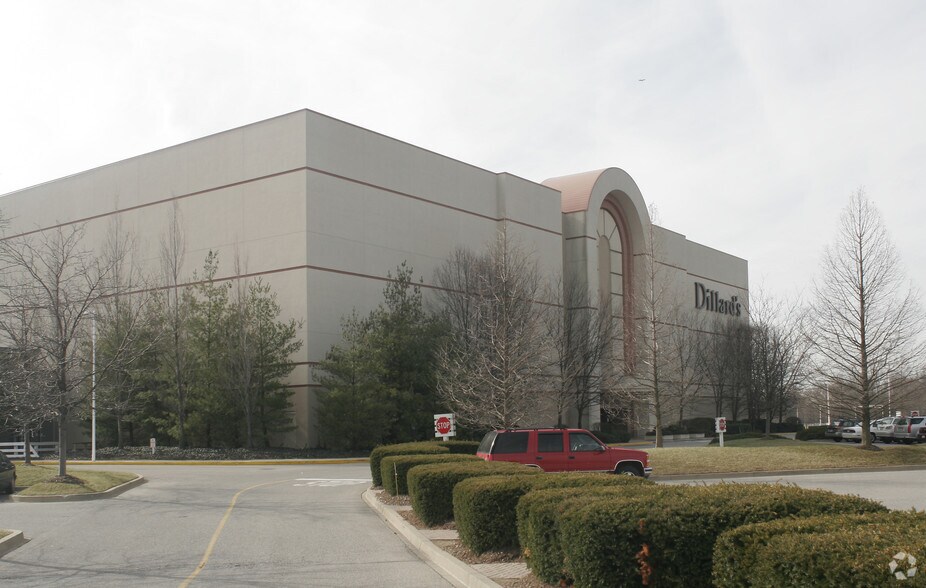 5000 Shelbyville Rd, Louisville, KY à louer - Photo de l’immeuble – Image 2 sur 8