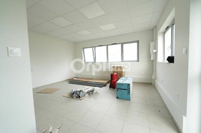 Plus de détails pour 380 Chemin Du Derontet, Béligneux - Bureau à louer