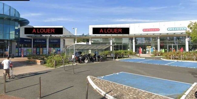 Plus de détails pour Avenue Charles De Gaulle, Mâcon - Local commercial à louer