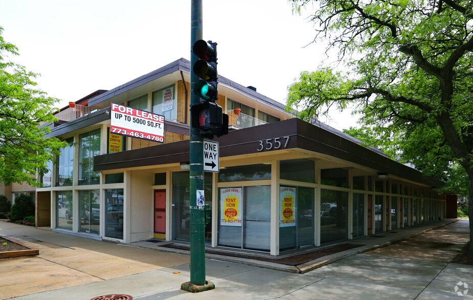 3553-3559 W Peterson Ave, Chicago, IL à louer - Photo de l’immeuble – Image 3 sur 8
