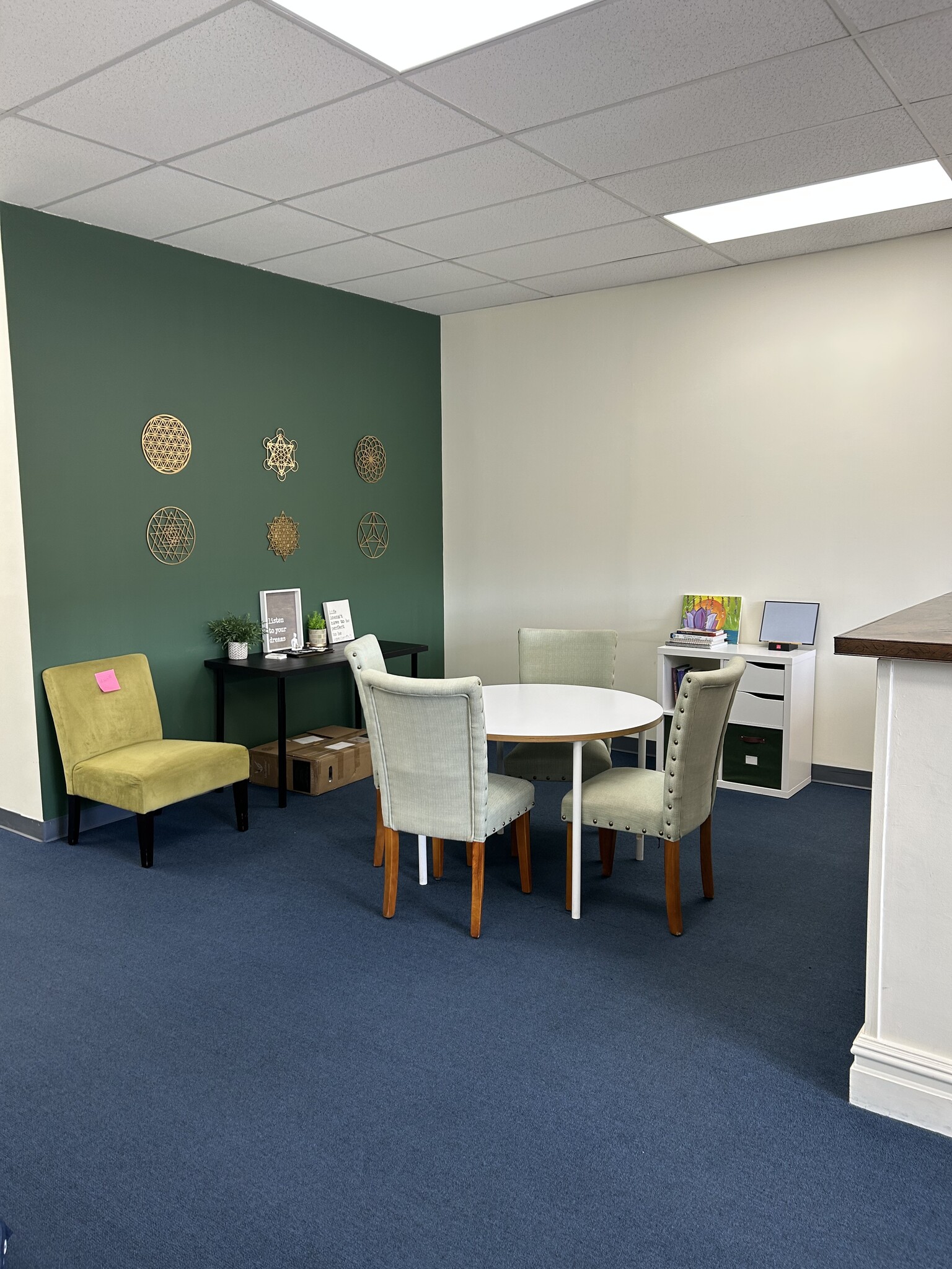 63-17 Metropolitan Ave, Middle Village, NY à louer Photo intérieure– Image 1 sur 10