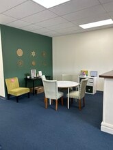 63-17 Metropolitan Ave, Middle Village, NY à louer Photo intérieure– Image 1 sur 10