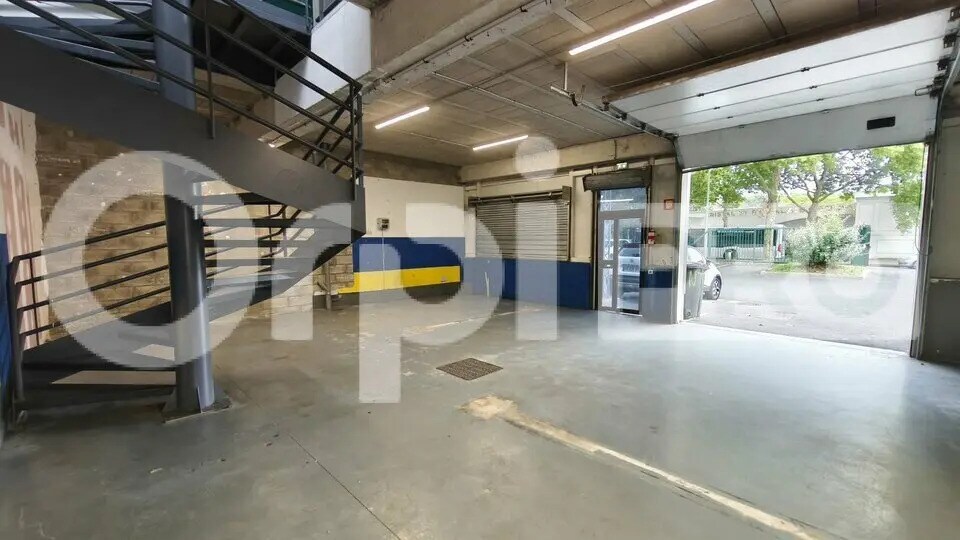 Local d’activités dans Bondoufle à louer - Photo de l’immeuble – Image 1 sur 7