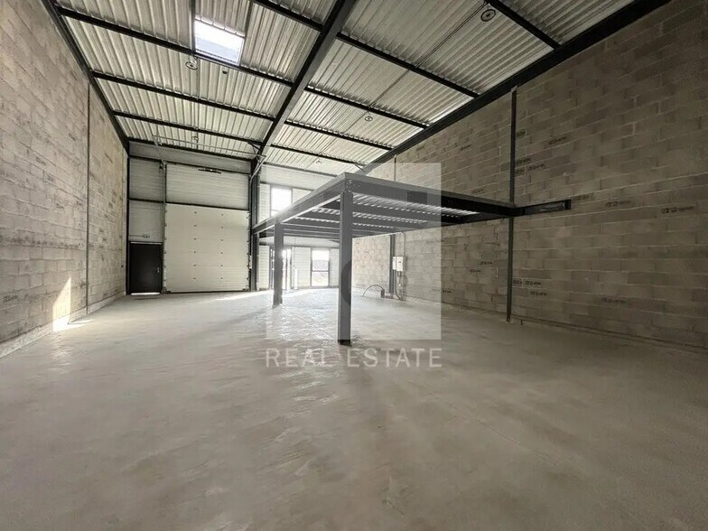 Local d’activités dans Villette-d'Anthon à louer - Photo intérieure – Image 2 sur 25