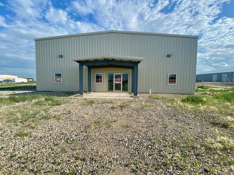 401 5th Street SE, Tioga, ND à vendre - Photo de l’immeuble – Image 1 sur 17