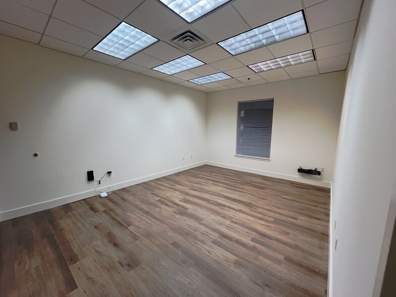 701 E High St, Charlottesville, VA à louer - Photo de l’immeuble – Image 2 sur 8