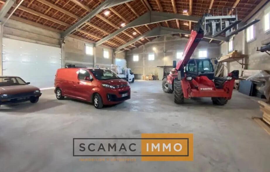 Local d’activités dans Rognac à louer - Photo de l’immeuble – Image 2 sur 4