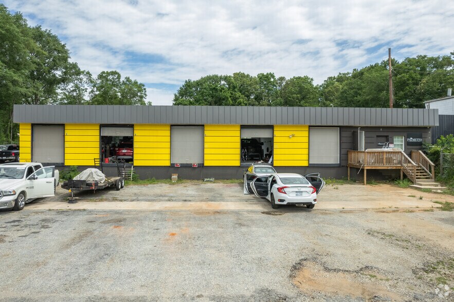 860 W Main St, Spartanburg, SC à vendre - Photo de l’immeuble – Image 3 sur 36