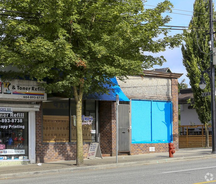 2105-2111 Commercial Dr, Vancouver, BC à vendre - Photo de l’immeuble – Image 3 sur 3