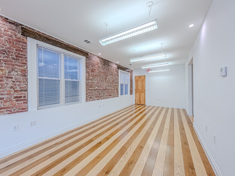 24 Johnson Ave, Hackensack, NJ à louer - Photo intérieure – Image 1 sur 16