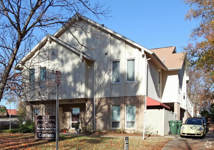 1152 Executive Cir, Cary, NC à louer - Photo de l’immeuble – Image 2 sur 7