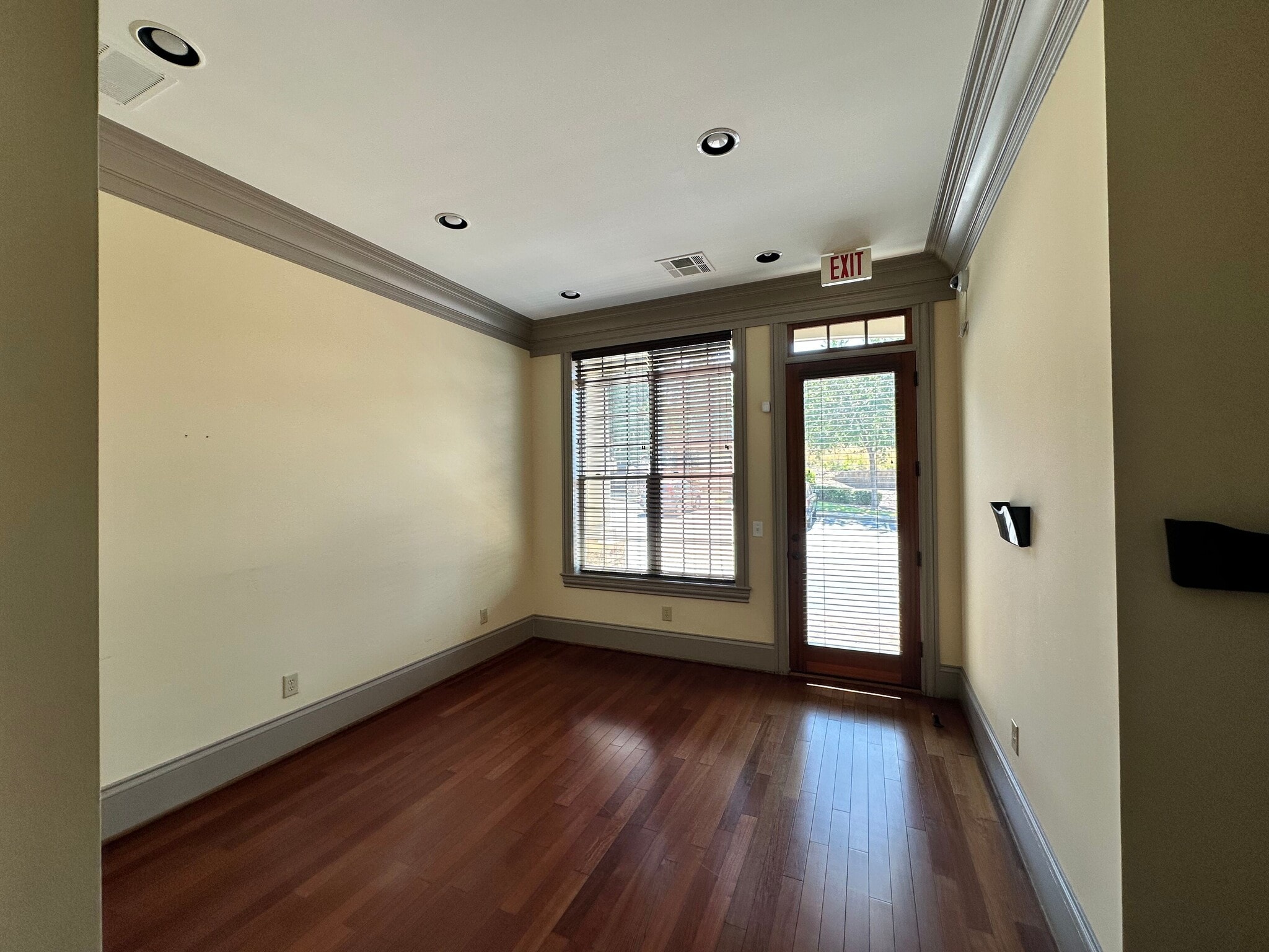 514 W Maple St, Cumming, GA à louer Photo intérieure– Image 1 sur 5