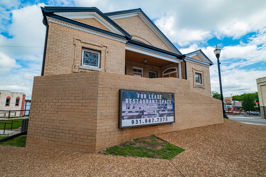 117 1st Ave NE, Winchester, TN à vendre - Photo de l’immeuble – Image 2 sur 9