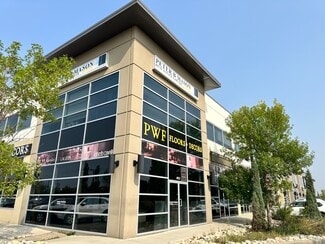Plus de détails pour 4926 Roper Rd NW, Edmonton, AB - Local commercial à louer