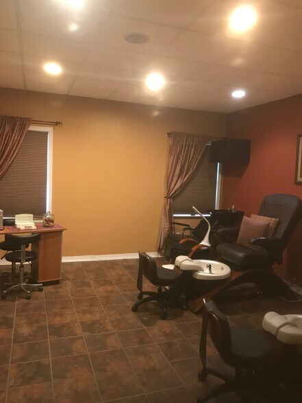130 Washington St, Rocky Hill, NJ à louer - Photo intérieure – Image 3 sur 6