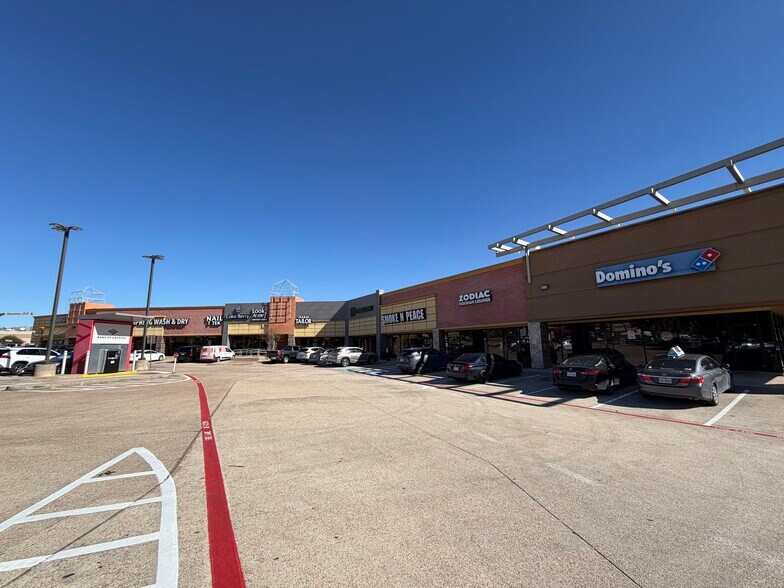 2220 Marsh Ln, Carrollton, TX à louer - Photo de l’immeuble – Image 3 sur 6