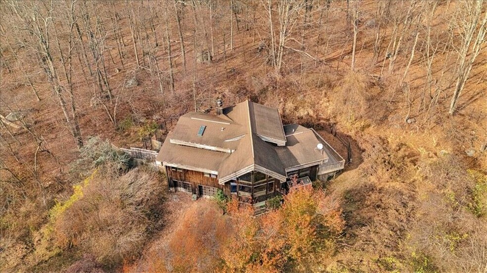 174 Pudding St, Putnam Valley, NY à vendre - Photo principale – Image 1 sur 18