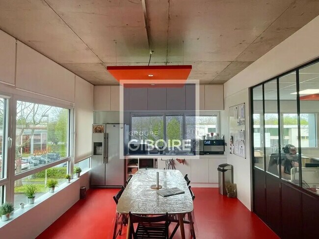 Plus de détails pour 13 Parc De Brocéliande, Saint-Grégoire - Bureau à vendre