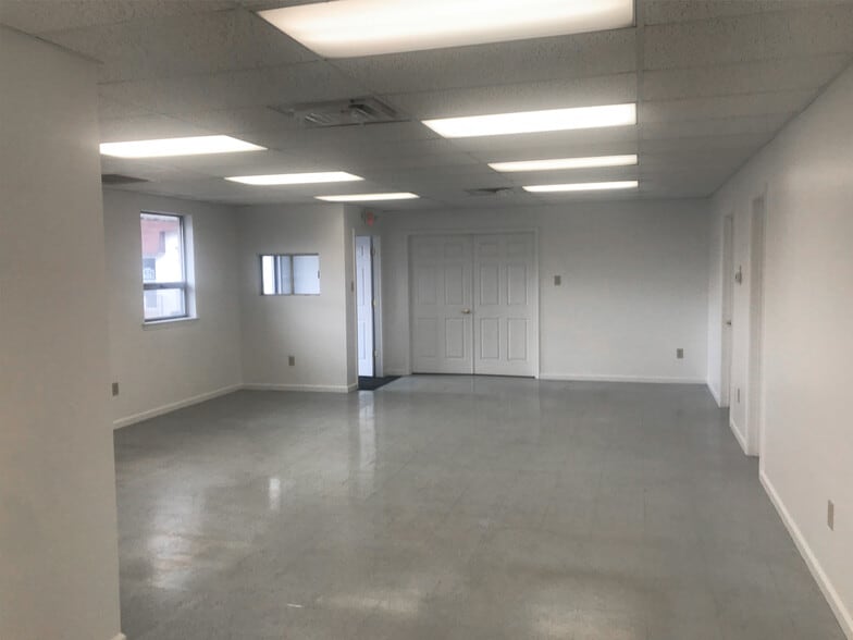 2727 Philmont Ave, Huntingdon Valley, PA à louer - Photo de l’immeuble – Image 2 sur 6