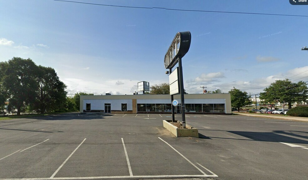 717-719 S Willow St, Manchester, NH à vendre - Photo de l’immeuble – Image 3 sur 4