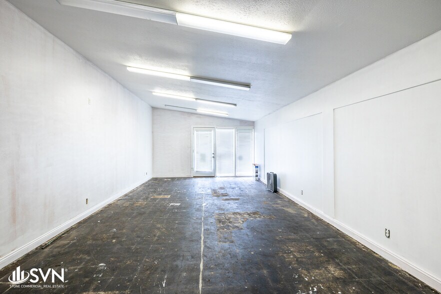145 Burt Rd, Lexington, KY à louer - Photo de l’immeuble – Image 3 sur 6