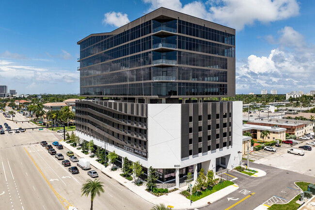 Plus de détails pour 800 N Federal Hwy, Hallandale Beach, FL - Bureau à vendre