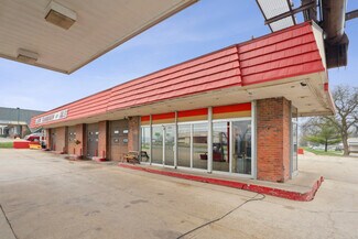 Plus de détails pour 4326 University Ave, Cedar Falls, IA - Local commercial à vendre