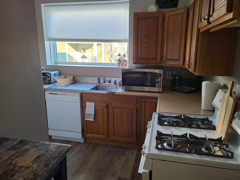 614 E Broadway St, Mount Pleasant, MI à louer - Photo de l’immeuble – Image 3 sur 14