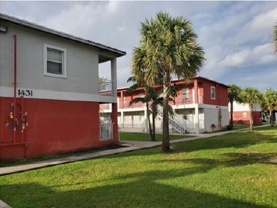 1431 NW 71st St, Miami, FL à vendre - Photo de l’immeuble – Image 3 sur 19