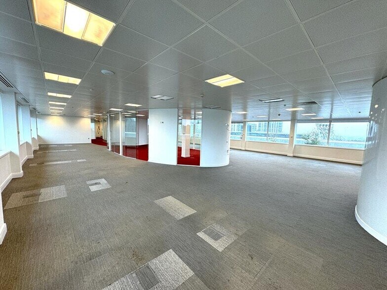 27 Great West Rd, Brentford à louer - Photo de l’immeuble – Image 2 sur 23