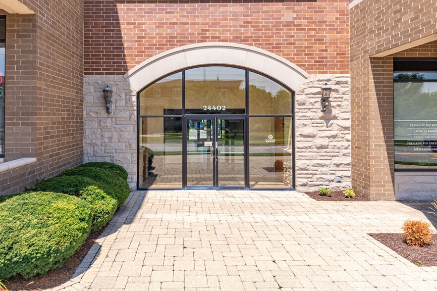 24402 W Lockport St, Plainfield, IL à louer - Photo de l’immeuble – Image 3 sur 5
