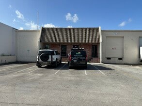 780-784 NW 57th Ct, Fort Lauderdale, FL à louer Photo intérieure– Image 1 sur 22