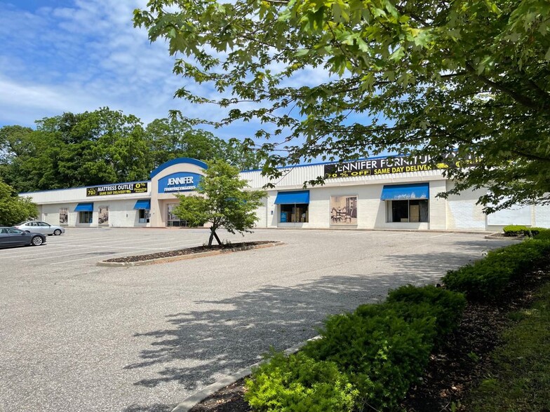 2257 Route 112, Coram, NY à louer - Photo de l’immeuble – Image 1 sur 4