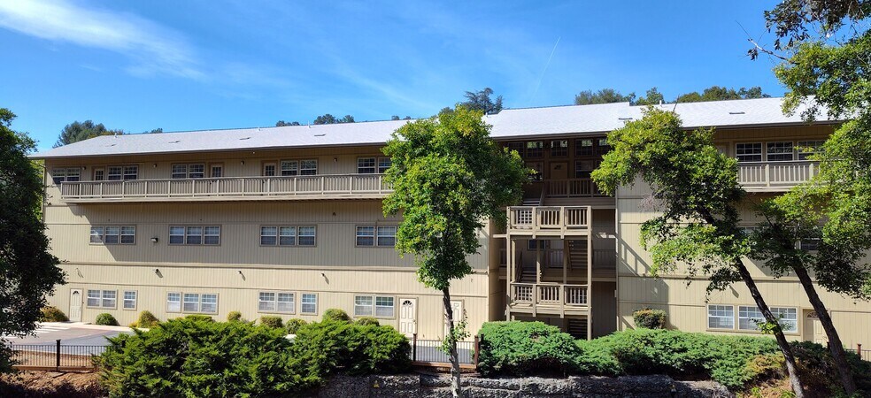 670 Placerville Dr, Placerville, CA à louer - Photo de l’immeuble – Image 2 sur 21