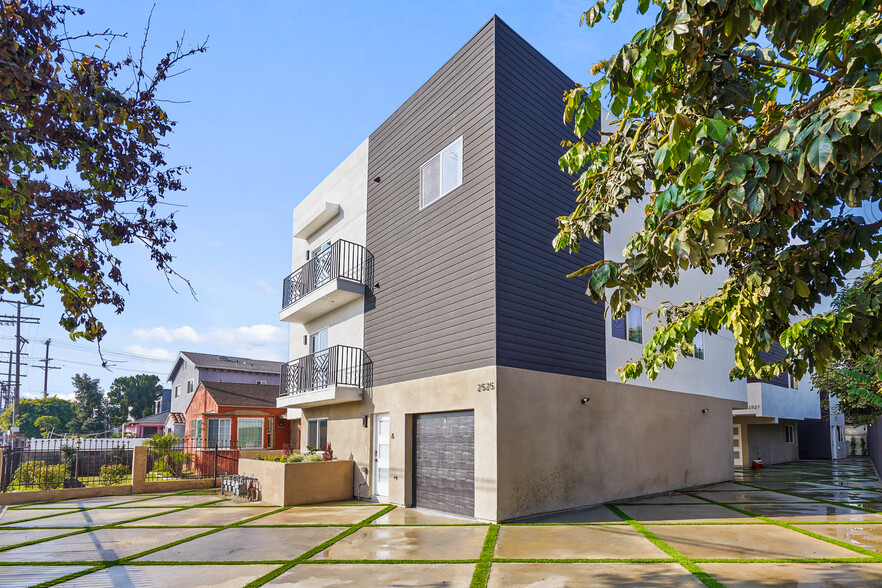 2525 Hauser Blvd, Los Angeles, CA à vendre - Photo principale – Image 1 sur 23