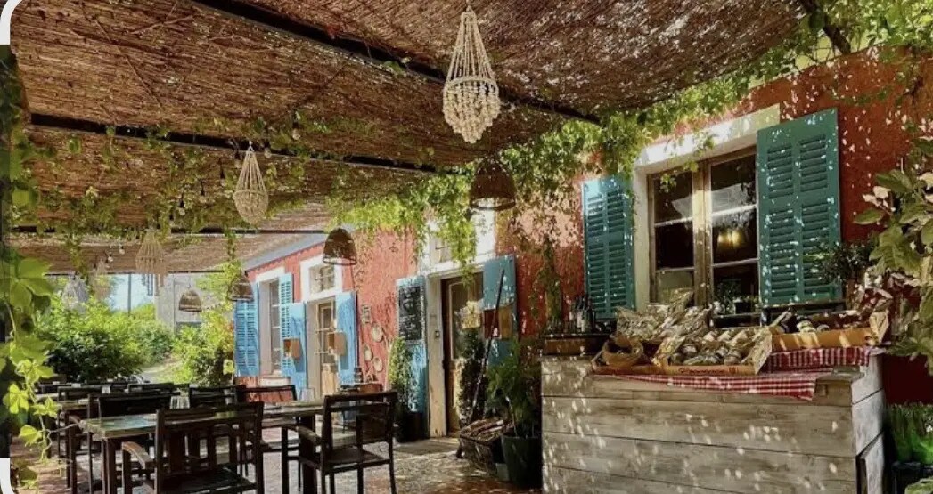 Local commercial dans Saint-Cyr-sur-Mer à vendre Photo de l’immeuble– Image 1 sur 9