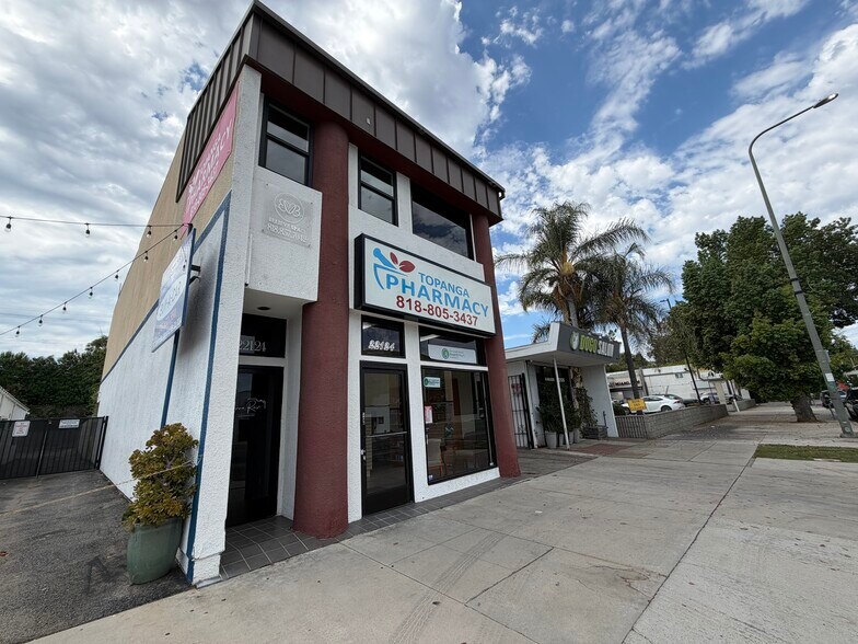 22124 Ventura Blvd, Woodland Hills, CA à louer - Photo de l’immeuble – Image 2 sur 5