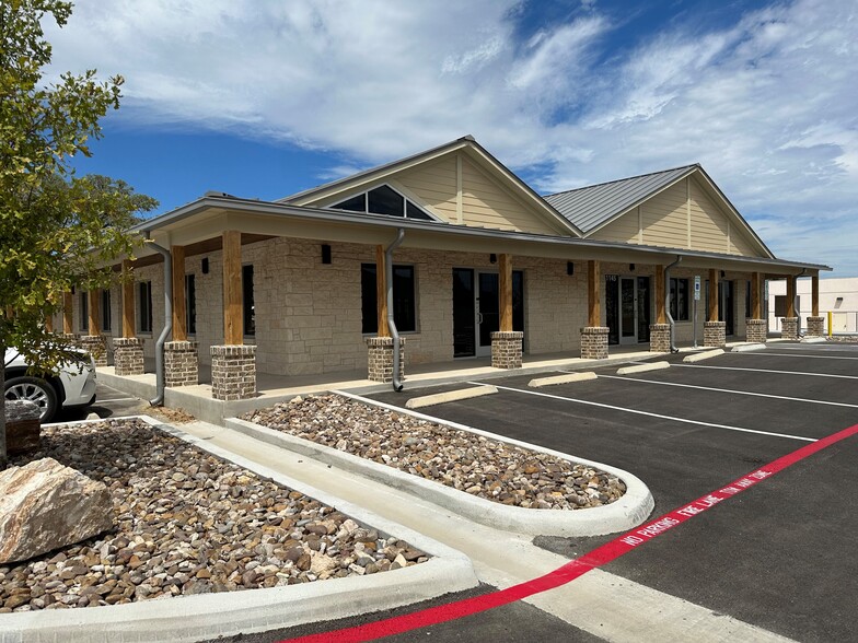 11153 Westwood Loop, San Antonio, TX à louer - Photo de l’immeuble – Image 3 sur 4