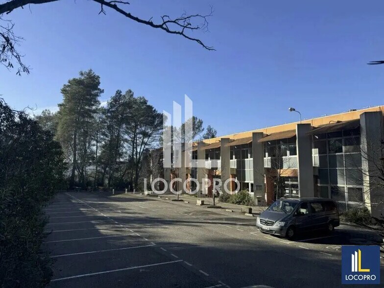 230 Route Des Dolines, Valbonne à louer - Photo de l’immeuble – Image 2 sur 2