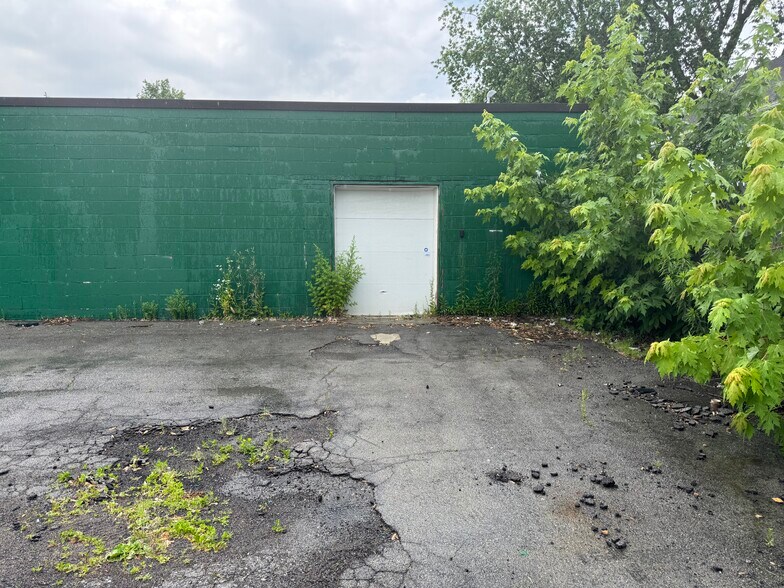 2990 Seneca St, West Seneca, NY à vendre - Photo de l’immeuble – Image 3 sur 3